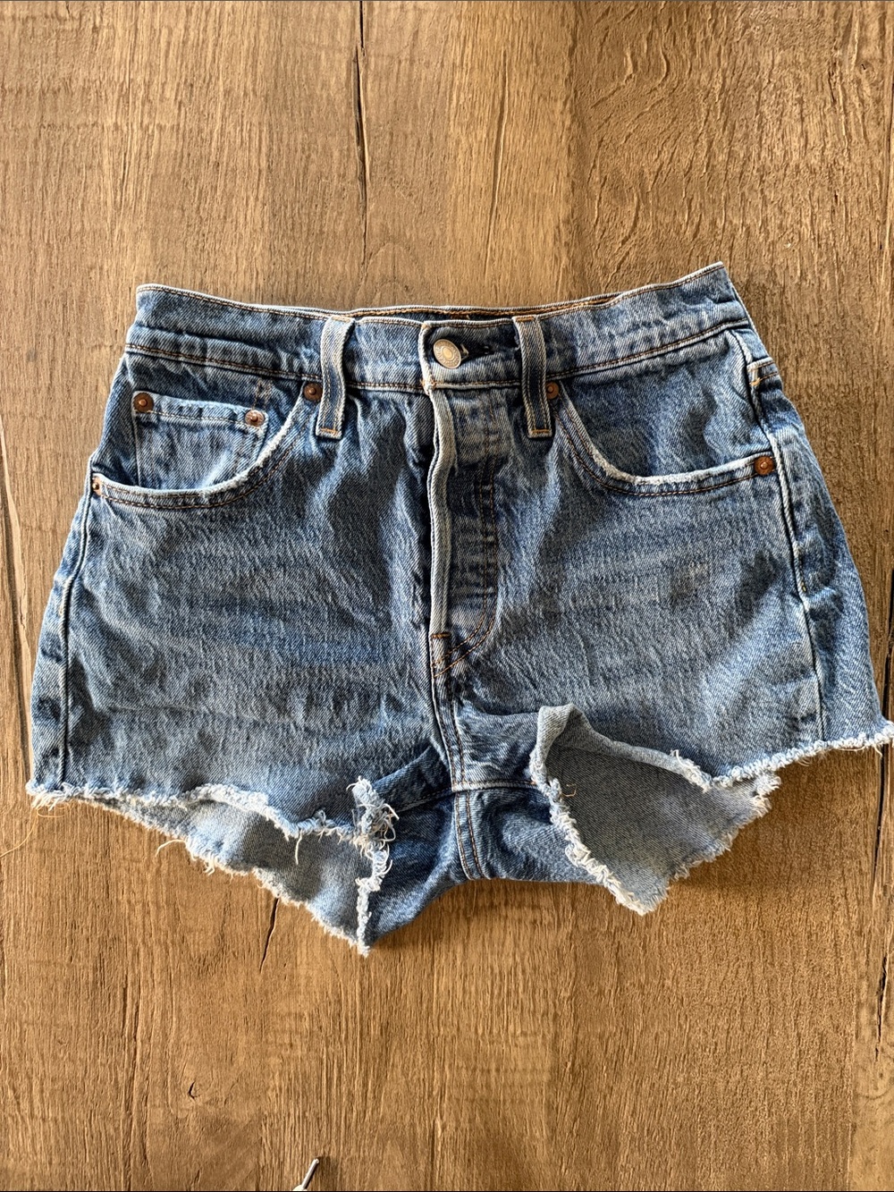 Levi 501 cut off shorts